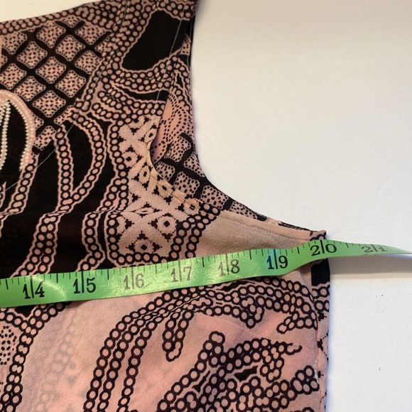 ST.JOHN, Women’s Paisley sleeveless top, Size:Medium, Color: Mauve and Black - Picture 5 of 8